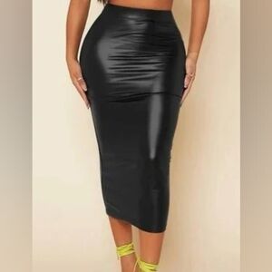 SHEIN Sleek Black Pencil Skirt & Free Shein Crop Top